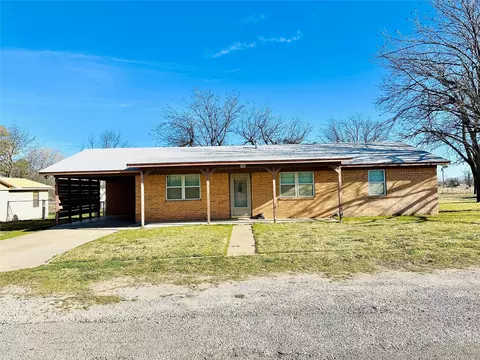 441 8th St, Cross Plains, TX 76443