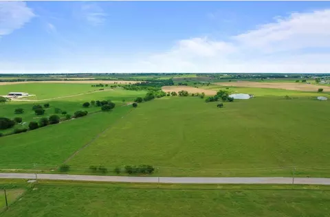 635 W W A Neel Rd, West, TX 76691