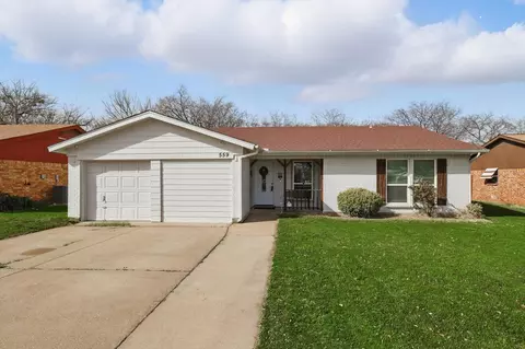 559 Chambers Creek Dr, Everman, TX 76140