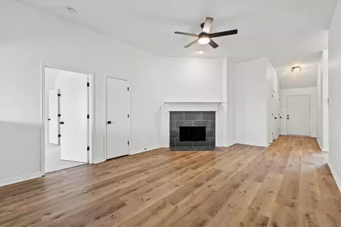 Living - 129 Jackson Dr, Terrell, TX 75160 photo 1 of 3