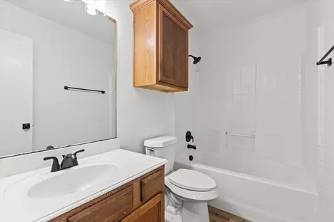 Bath - 129 Jackson Dr, Terrell, TX 75160 photo 1 of 2