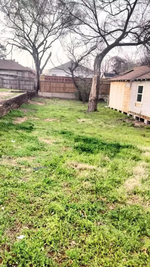 3129 Mcdermott Ave, Dallas, TX 75215