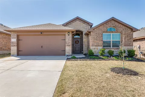 9713 Mint Hill Dr, Fort Worth, TX 76108