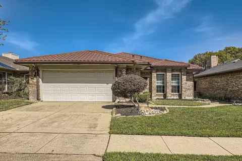 2211 Mediterranean Ave, Arlington, TX 76011