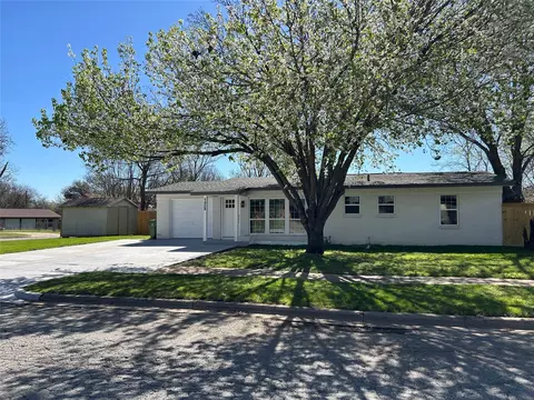 7908 Lazy Lane Rd, North Richland Hills, TX 76180