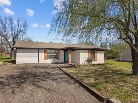 Exterior - 208 N 6th St, Celeste, TX 75423 photo 2 of 3