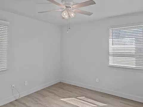 Bedroom - 208 N 6th St, Celeste, TX 75423 photo 3 of 7