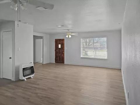 Living - 208 N 6th St, Celeste, TX 75423 photo 2 of 4