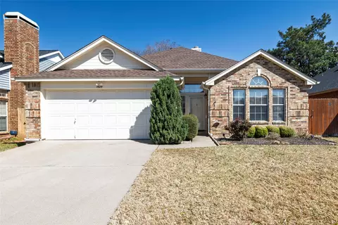 1929 Pine Ridge Dr, Bedford, TX 76021