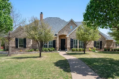 1047 Peregrine Pl, Kennedale, TX 76060
