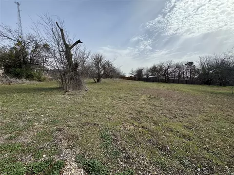 721 N Houston St, Granbury, TX 76048