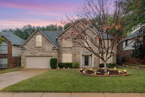 3216 Shady Glen Dr, Grapevine, TX 76051