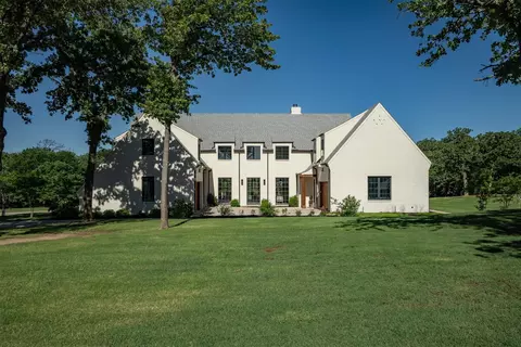 325 W Hickory Ridge Cir, Argyle, TX 76226