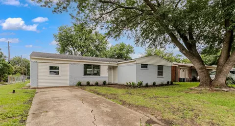 4630 Harvey Dr, Mesquite, TX 75150