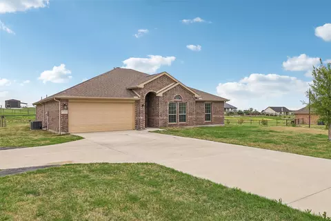 7203 Veal Station Rd, Weatherford, TX 76085