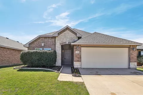 5717 Talons Crest Cir, Fort Worth, TX 76179