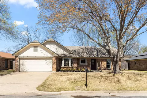 3917 Spoonwood Ln, Fort Worth, TX 76137