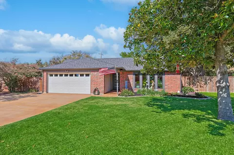 1028 Hummingbird Trl, Grapevine, TX 76051