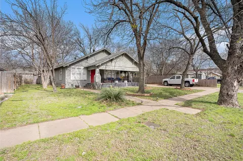 1124 N Anglin St, Cleburne, TX 76031