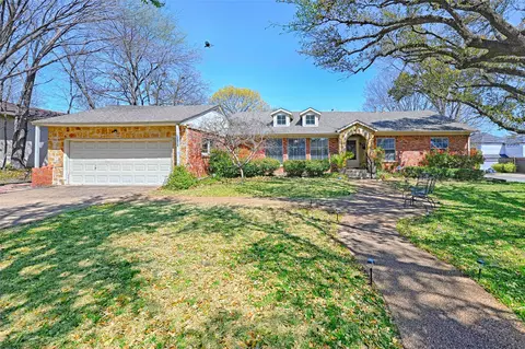 6263 Preston Crest Ln, Dallas, TX 75230
