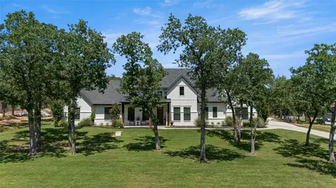 1037 Forest Glen Rd, Weatherford, TX 76087