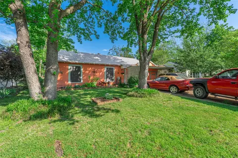 1105 Pecan Dr, Greenville, TX 75401