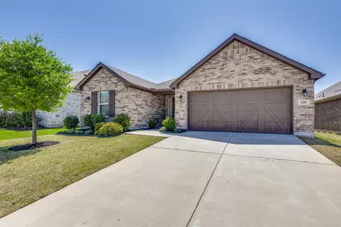 6206 Heron Dr, Aubrey, TX 76227