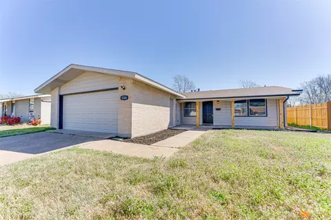 2326 Nottingham Dr, Garland, TX 75041