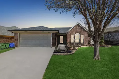 6013 Sundown Dr, Watauga, TX 76148