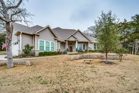 108 Colt Dr, Lake Kiowa, TX 76240