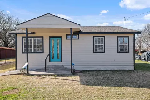 1420 Olive St, Gainesville, TX 76240