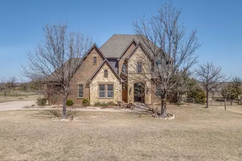 1211 Meredith Creek Ln, Fort Worth, TX 76179