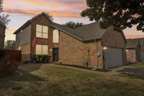 926 Winterstone Dr, Lewisville, TX 75067