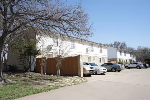 2901 Sappington Pl, Fort Worth, TX 76116