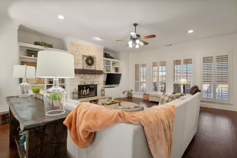1651 Pepper Tree Ln, Midlothian, TX 76065