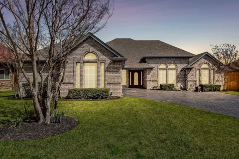 3148 Steve Dr, Hurst, TX 76054