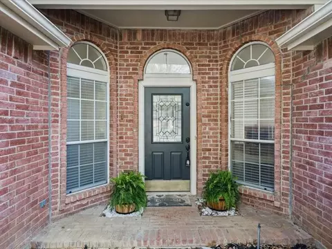 2117 Wedgewood Dr, Grapevine, TX 76051