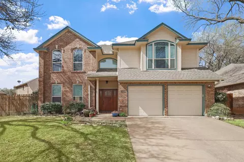 3441 Paint Brush Ln, Bedford, TX 76021