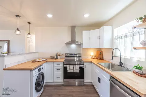 5201 Pueblo Dr, Abilene, TX 79605