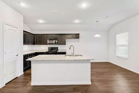 104 Springleaf Ln, Mabank, TX 75147 photo 5