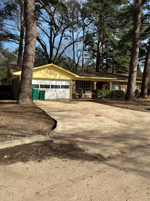 22 Holly Ln, Texarkana, TX 75503