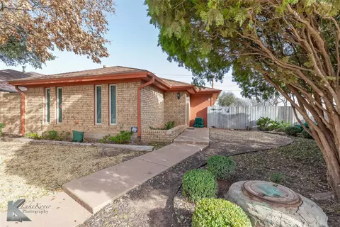 2 Surrey Sq, Abilene, TX 79606