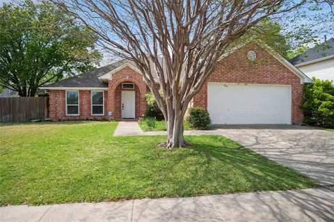 6101 Pebble Creek Dr, North Richland Hills, TX 76180