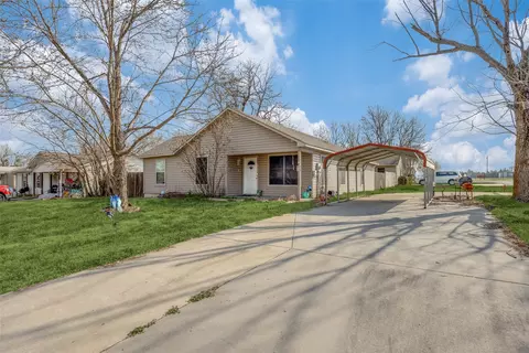 505 S Magnolia St, Pottsboro, TX 75076