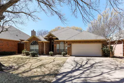 406 Dorcas Ln, Arlington, TX 76013