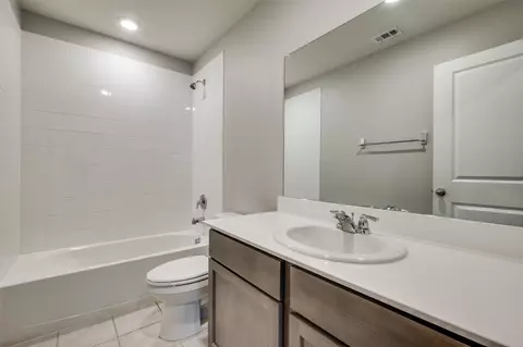 Bath - 101 Samuel St, Denton, TX 76207 photo 1 of 1