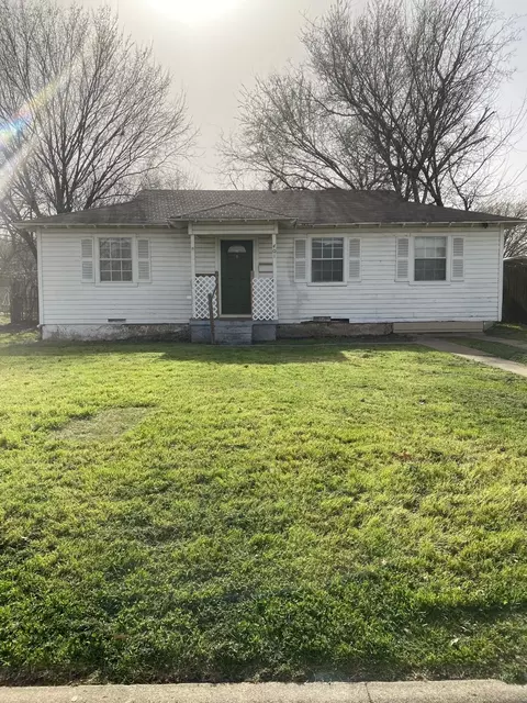 401 NE 37th St, Grand Prairie, TX 75050