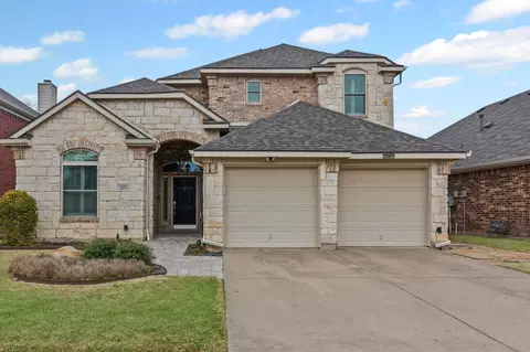 207 Fountainview Dr, Euless, TX 76039