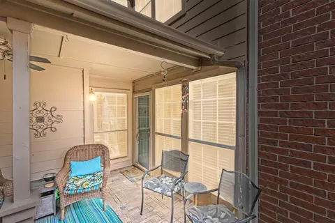 1414 Meadowood Village Dr, Fort Worth, TX 76120
