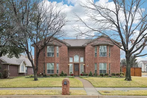 4200 Oak Mount Dr, Carrollton, TX 75010